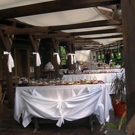 ホテル Cabana La Noi Rîşnov エクステリア 写真