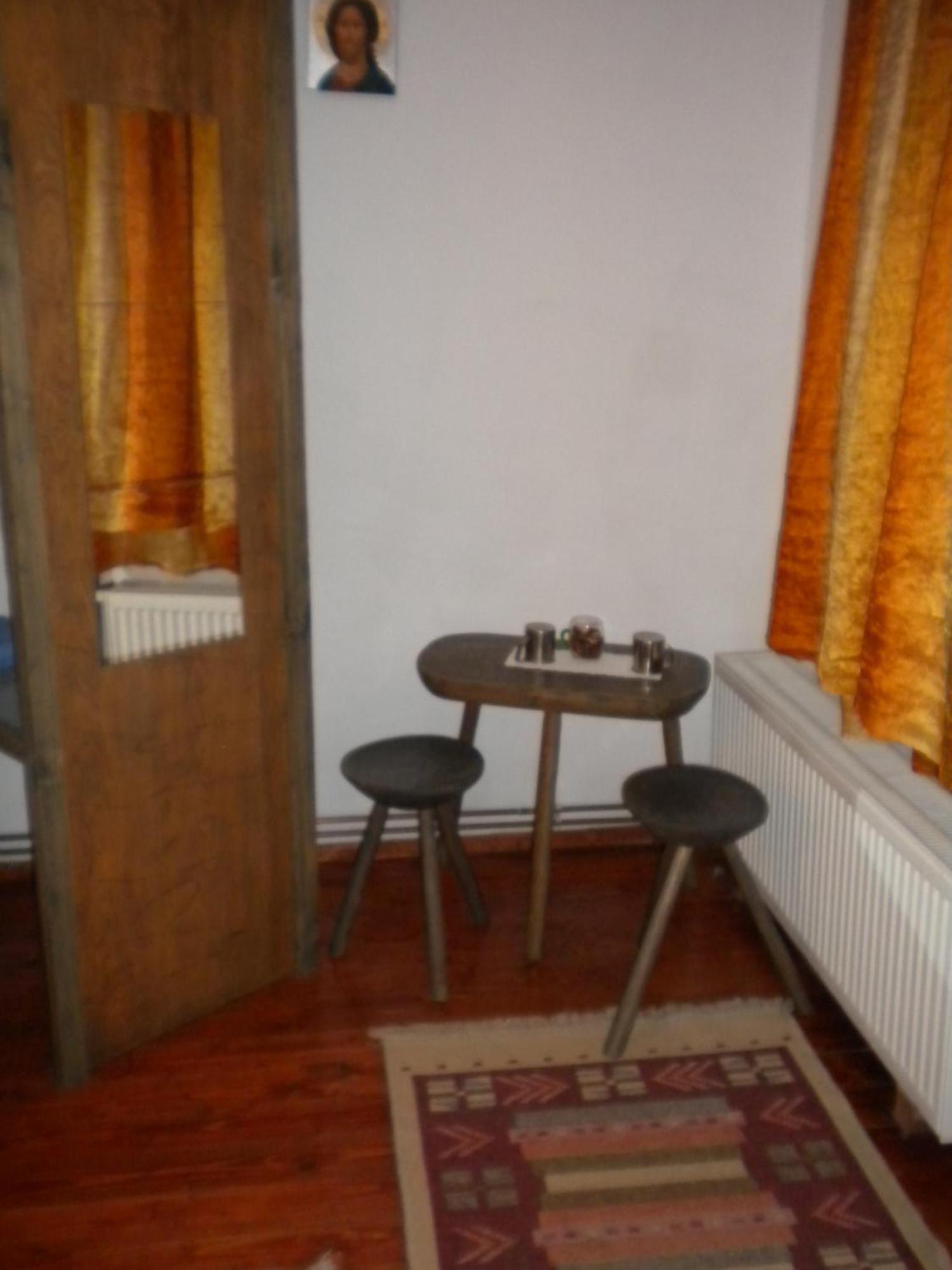 ホテル Cabana La Noi Rîşnov エクステリア 写真