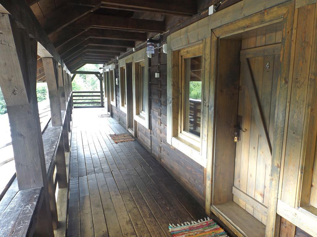 ホテル Cabana La Noi Rîşnov エクステリア 写真