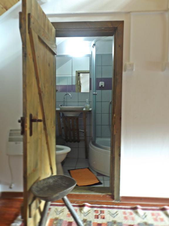 ホテル Cabana La Noi Rîşnov エクステリア 写真
