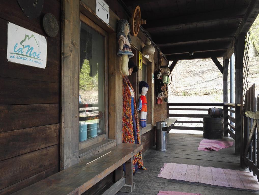 ホテル Cabana La Noi Rîşnov エクステリア 写真
