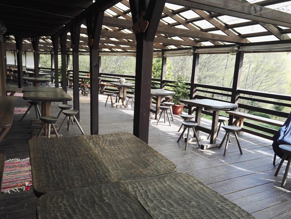 ホテル Cabana La Noi Rîşnov エクステリア 写真