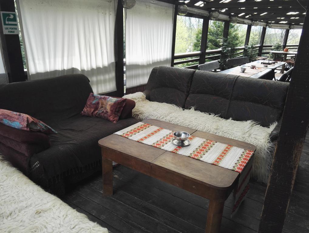 ホテル Cabana La Noi Rîşnov エクステリア 写真